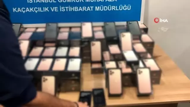 Sabiha Gökçen Havalimanı'nda 179 adet kaçak cep telefonu ele geçirildi Sabiha Gökçen Havalimanı'nda 179 adet kaçak cep telefonu ele geçirildi