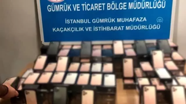 Sabiha Gökçen Havalimanı'nda 179 cep telefonu ele geçirildi Sabiha Gökçen Havalimanı'nda 179 cep telefonu ele geçirildi