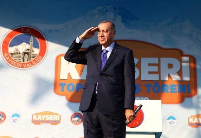 Son Dakika: Cumhurbaşkanı Erdoğan, asker selamı verdi