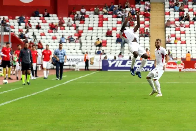 Süper Lig: Antalyaspor: 0 - Gençlerbirliği: 5 (İlk yarı) Süper Lig: Antalyaspor: 0 - Gençlerbirliği: 5 (İlk yarı)