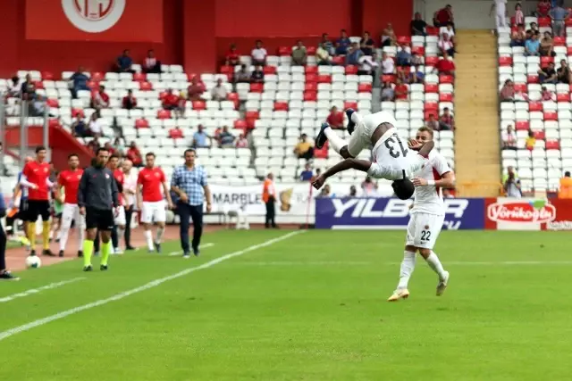 Süper Lig: Antalyaspor: 0 - Gençlerbirliği: 5 (İlk yarı) Süper Lig: Antalyaspor: 0 - Gençlerbirliği: 5 (İlk yarı)