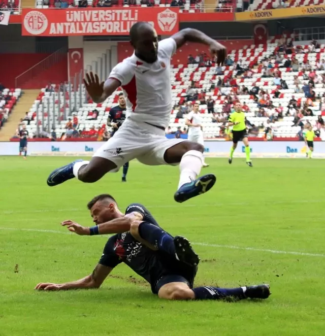 Süper Lig: Antalyaspor: 0 - Gençlerbirliği: 5 (İlk yarı) Süper Lig: Antalyaspor: 0 - Gençlerbirliği: 5 (İlk yarı)