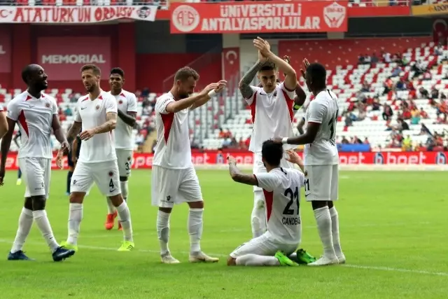 Süper Lig: Antalyaspor: 0 - Gençlerbirliği: 5 (İlk yarı) Süper Lig: Antalyaspor: 0 - Gençlerbirliği: 5 (İlk yarı)