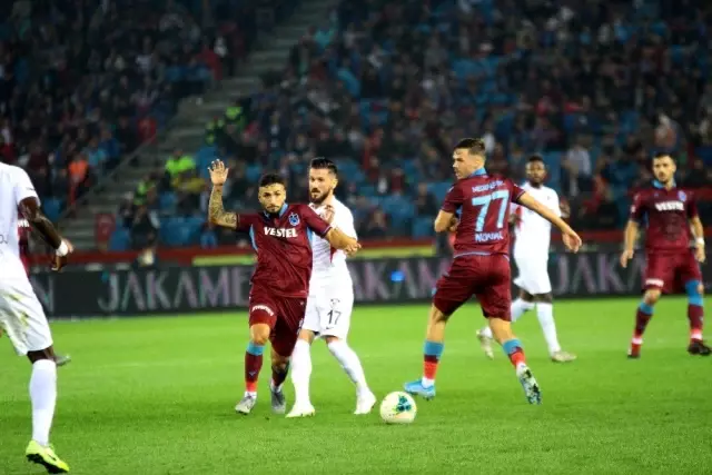 Süper Lig: Trabzonspor: 2 - Gaziantep FK: 0 (İlk yarı) Süper Lig: Trabzonspor: 2 - Gaziantep FK: 0 (İlk yarı)