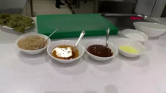 Tokat'ta asma yaprağından tatlı yaptı Tokat'ta asma yaprağından tatlı yaptı