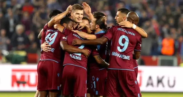 Trabzonspor 284 hafta sonra liderlik koltuğuna oturdu Trabzonspor 284 hafta sonra liderlik koltuğuna oturdu