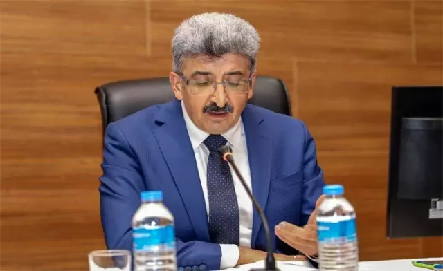 Vali Bilmez, Vali Bilmez,