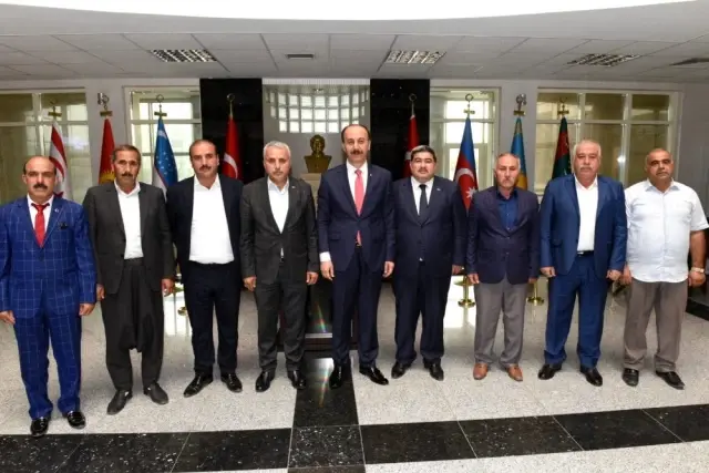 Vali Erin Muhtarlarla bir araya geldi