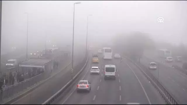 Yoğun sis hayatı olumsuz etkiledi Yoğun sis hayatı olumsuz etkiledi