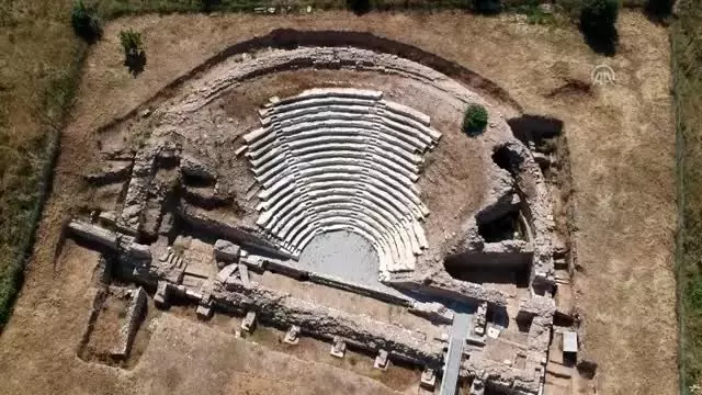 19 asırlık kadın hekim mezarı bulundu 19 asırlık kadın hekim mezarı bulundu