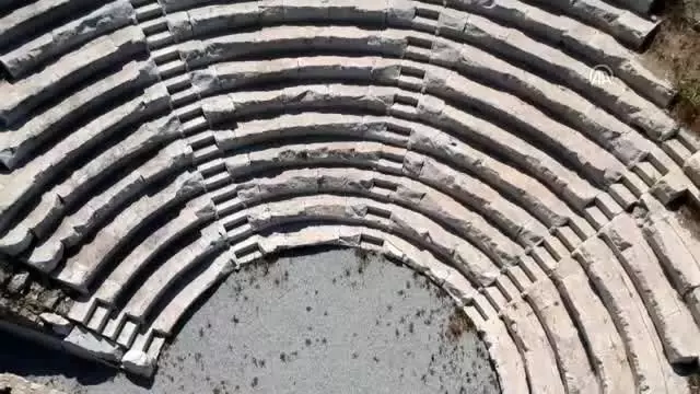 19 asırlık kadın hekim mezarı bulundu 19 asırlık kadın hekim mezarı bulundu