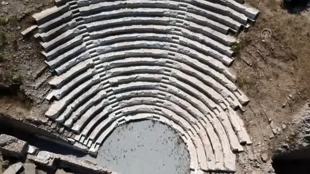 19 asırlık kadın hekim mezarı bulundu 19 asırlık kadın hekim mezarı bulundu