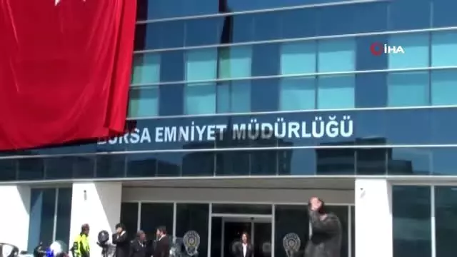 25 bin liralık ziyneti tek hareketle çaldı