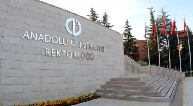 Açıköğretim kayıt yenileme tarihleri 22 Ekim'e uzatıldı