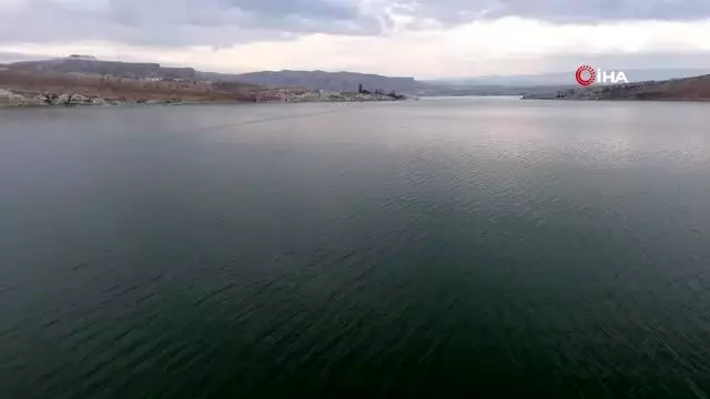 Ankara'nın Sarıyar Hasan Polatkan Baraj gölü altında bir tarihi gizliyor Ankara'nın Sarıyar Hasan Polatkan Baraj gölü altında bir tarihi gizliyor