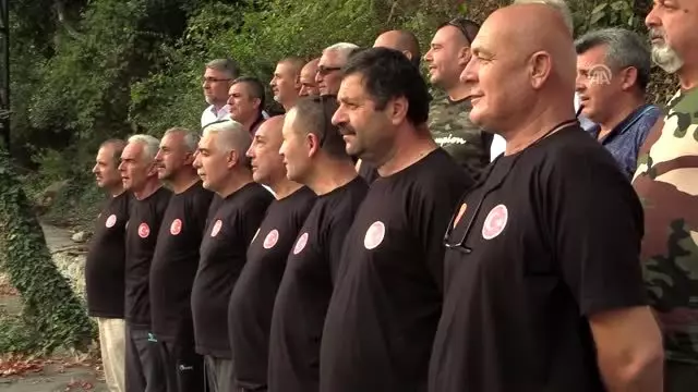 Asker arkadaşları 30 yıldır farklı kentlerde buluşuyor Asker arkadaşları 30 yıldır farklı kentlerde buluşuyor