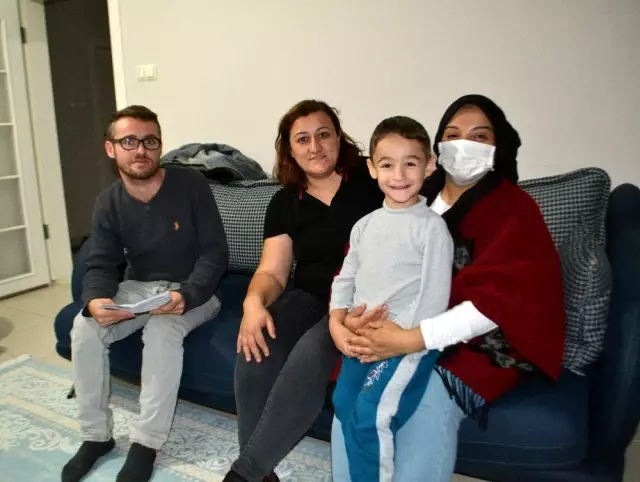 Aynı hastalıktan ağabeyini ve annesini kaybetti, tedavi için yardım bekliyor Aynı hastalıktan ağabeyini ve annesini kaybetti, tedavi için yardım bekliyor