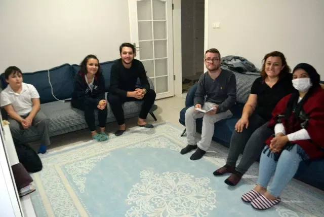Aynı hastalıktan ağabeyini ve annesini kaybetti, tedavi için yardım bekliyor Aynı hastalıktan ağabeyini ve annesini kaybetti, tedavi için yardım bekliyor