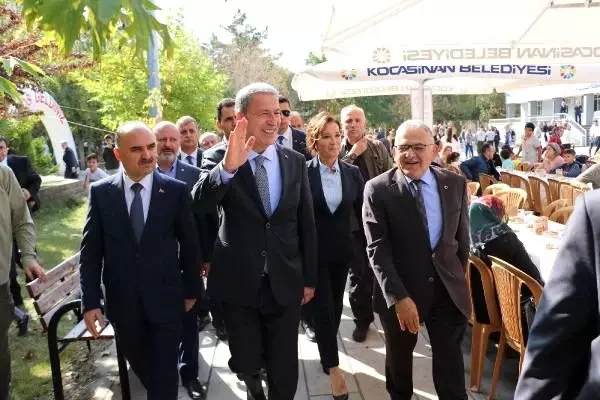 Bakan Akar: TSK'da bir gram kimyasal silah yok- Yeniden Bakan Akar: TSK'da bir gram kimyasal silah yok- Yeniden