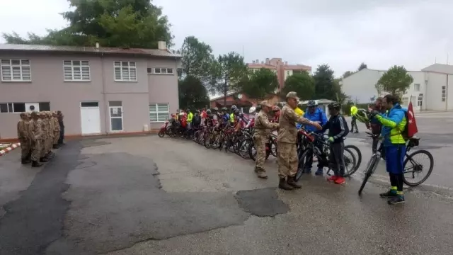 Barış Pınarı Harekatına destek için pedal çevirdiler Barış Pınarı Harekatına destek için pedal çevirdiler