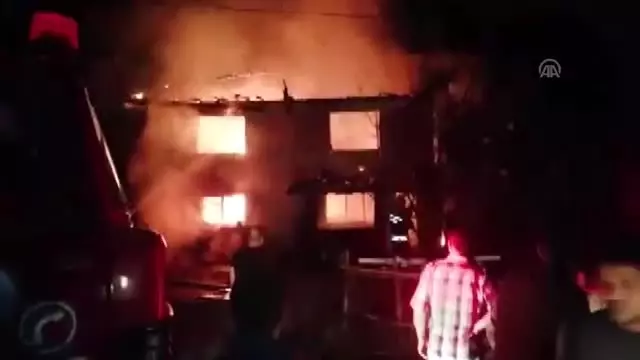 Bartın'da ev yangını Bartın'da ev yangını