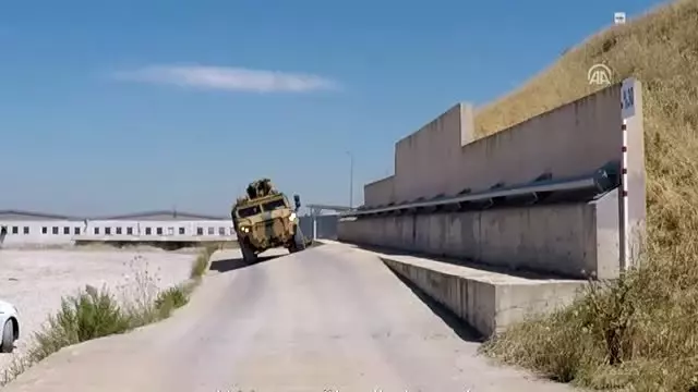 TSK'nın dev askeri zırhlıları karanlıkta görünmez oluyor TSK'nın dev askeri zırhlıları karanlıkta görünmez oluyor