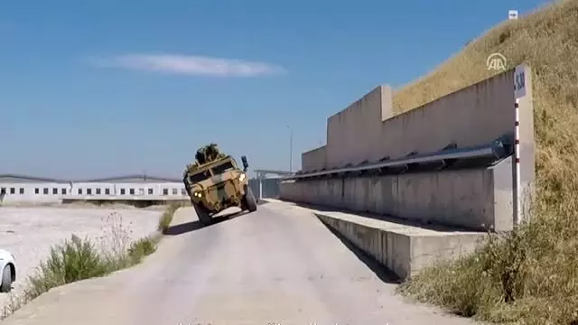 TSK'nın dev askeri zırhlıları karanlıkta görünmez oluyor TSK'nın dev askeri zırhlıları karanlıkta görünmez oluyor