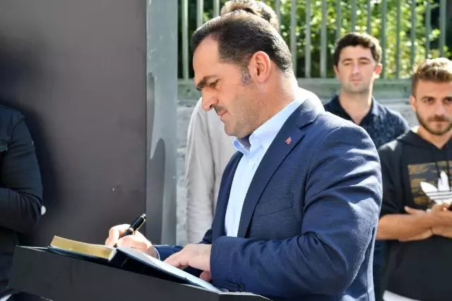 Duayen fotoğrafçı Ara Güler Beyoğlu'nda anıldı Duayen fotoğrafçı Ara Güler Beyoğlu'nda anıldı
