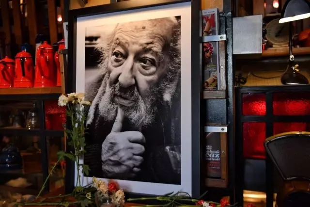 Duayen fotoğrafçı Ara Güler Beyoğlu'nda anıldı Duayen fotoğrafçı Ara Güler Beyoğlu'nda anıldı