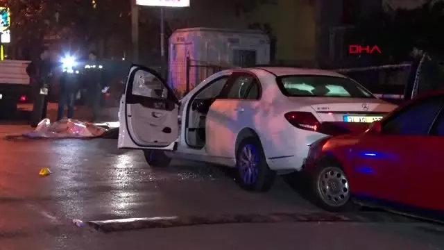 Eski eşinin de içinde bulunduğu araca kurşun yağdırıp intihar etti: 3 ölü Eski eşinin de içinde bulunduğu araca kurşun yağdırıp intihar etti: 3 ölü