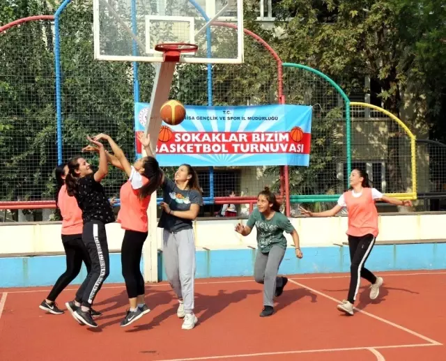 'Evinin Sultanları' ile 'Sokaklar bizim' projesi hayata geçti 'Evinin Sultanları' ile 'Sokaklar bizim' projesi hayata geçti