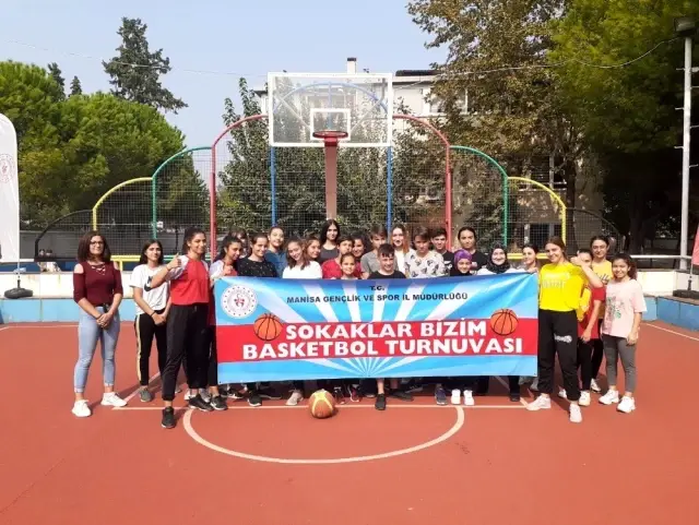 'Evinin Sultanları' ile 'Sokaklar bizim' projesi hayata geçti 'Evinin Sultanları' ile 'Sokaklar bizim' projesi hayata geçti