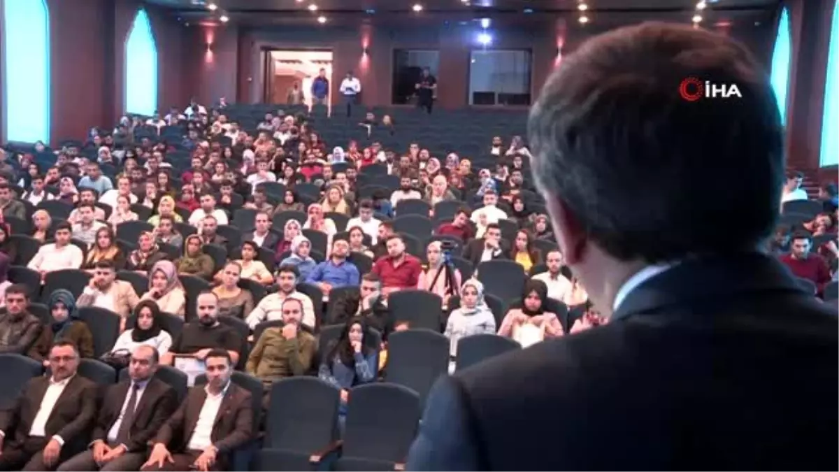 Evlilik okulundan 202 çift daha mezun oldu