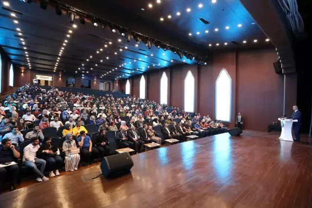 Evlilik okulundan 202 çift daha mezun oldu