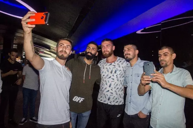 'Facia Üçlü Karışma Bende' Adana özel gösterimi 'Facia Üçlü Karışma Bende' Adana özel gösterimi