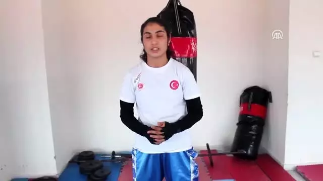 Gecekondudan ringe uzanan başarı hikayesi Gecekondudan ringe uzanan başarı hikayesi