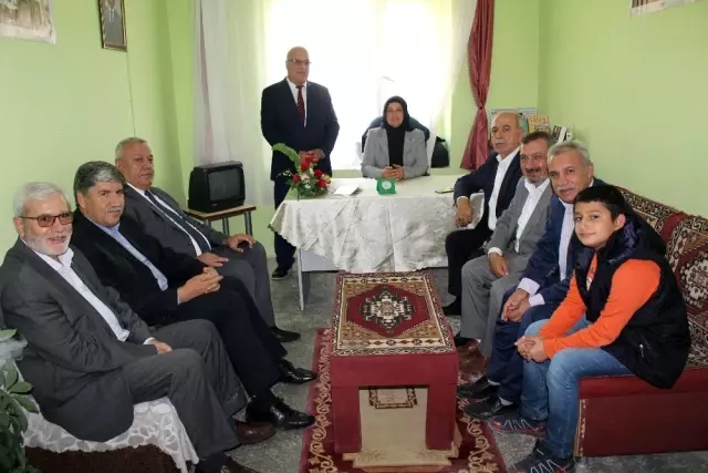 Gelin geldiği köye muhtar oldu, hizmetleri bir bir getirdi Gelin geldiği köye muhtar oldu, hizmetleri bir bir getirdi