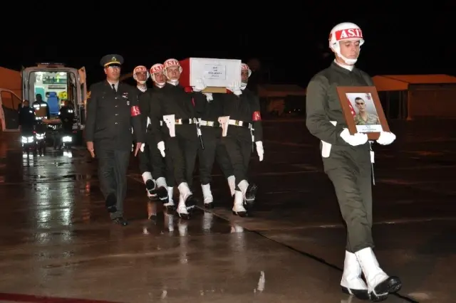 Hakkari şehidi memleketine uğurlandı Hakkari şehidi memleketine uğurlandı