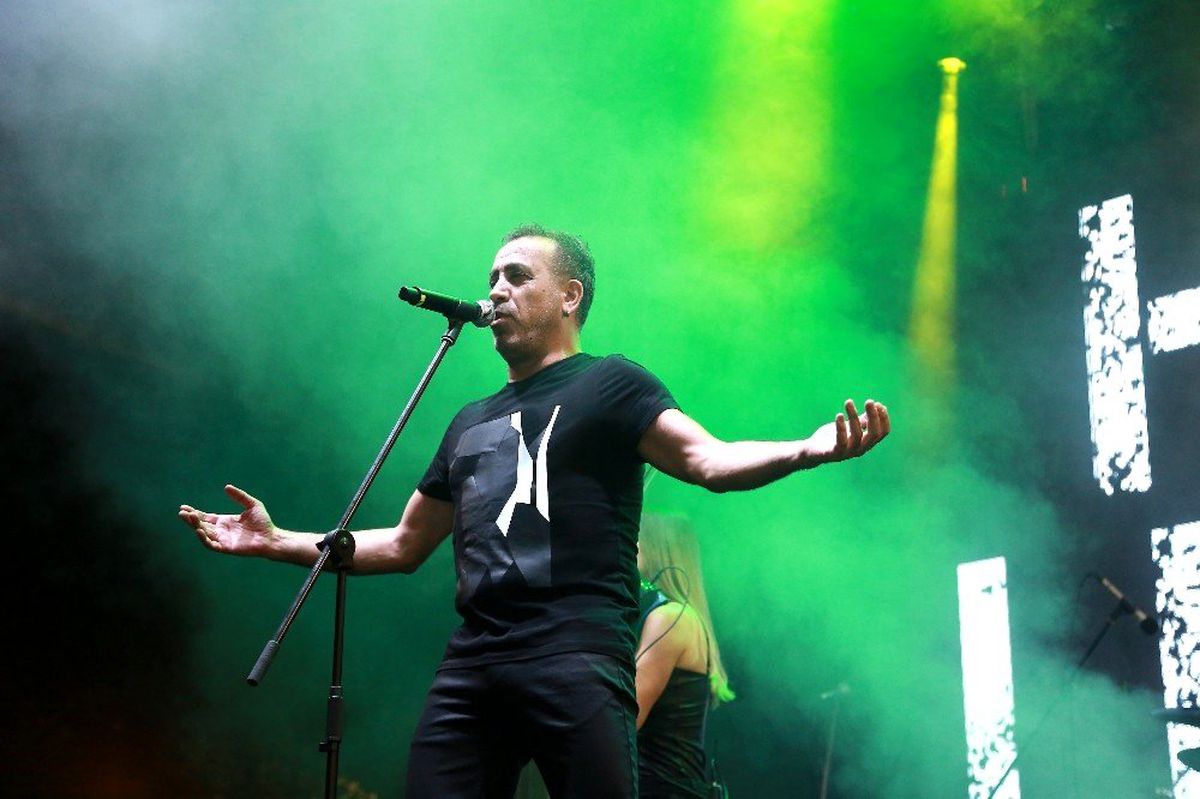 Haluk Levent'ten İzmir'de muhteşem konser