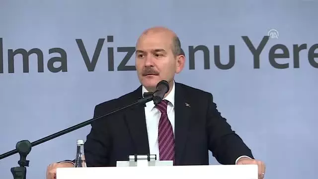 İçişleri Bakanı Soylu: 'Yakalanan kaçak göçmen sayısı yıl sonu 400 bine ulaşacak' İçişleri Bakanı Soylu: 'Yakalanan kaçak göçmen sayısı yıl sonu 400 bine ulaşacak'