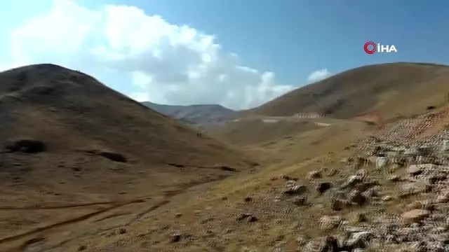 İki şehir arasındaki sınır kavgası yeniden alevlendi: 5 yaralı İki şehir arasındaki sınır kavgası yeniden alevlendi: 5 yaralı