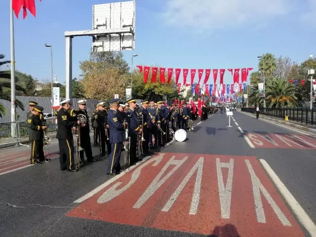 İstanbul'da Cumhuriyet Bayramı askeri tören provası İstanbul'da Cumhuriyet Bayramı askeri tören provası