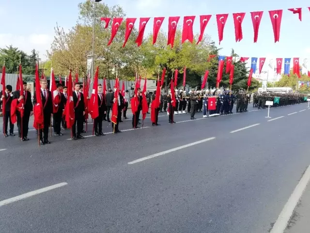 İstanbul'da Cumhuriyet Bayramı askeri tören provası İstanbul'da Cumhuriyet Bayramı askeri tören provası