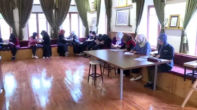 Klasik Türk İslam sanat dalları kurslarda yaşatılacak (2) Klasik Türk İslam sanat dalları kurslarda yaşatılacak (2)