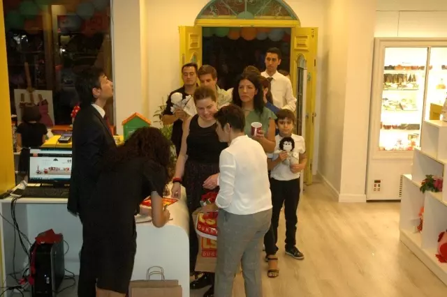 Lösemili çocuk annelerinin el emekleri hastalara umut oluyor Lösemili çocuk annelerinin el emekleri hastalara umut oluyor
