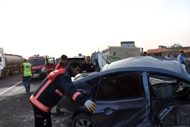 Mardin'de Başsavcı ve Adalet Komisyonu Başkanı trafik kazasında yaralandı Mardin'de Başsavcı ve Adalet Komisyonu Başkanı trafik kazasında yaralandı