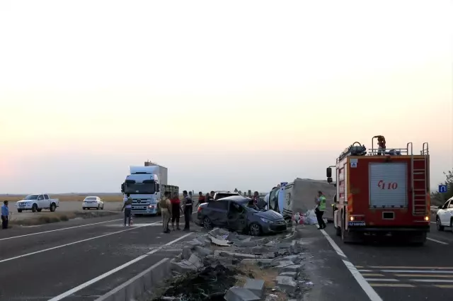 Mardin'de Başsavcı ve Adalet Komisyonu Başkanı trafik kazasında yaralandı Mardin'de Başsavcı ve Adalet Komisyonu Başkanı trafik kazasında yaralandı