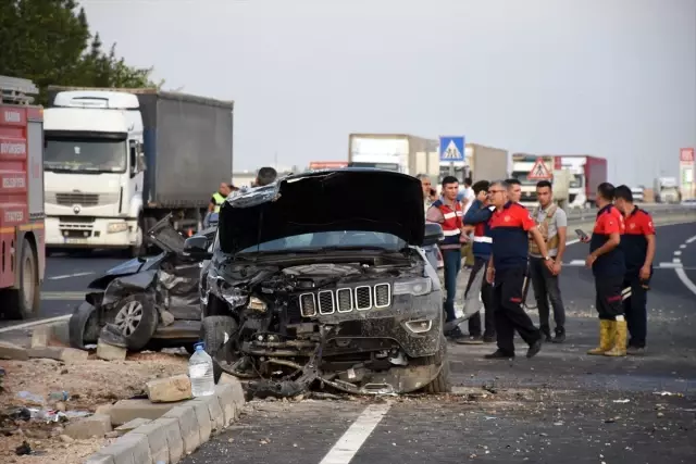 Mardin'de Başsavcı ve Adalet Komisyonu Başkanı trafik kazasında yaralandı Mardin'de Başsavcı ve Adalet Komisyonu Başkanı trafik kazasında yaralandı