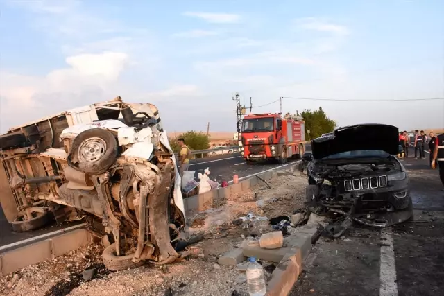 Mardin'de Başsavcı ve Adalet Komisyonu Başkanı trafik kazasında yaralandı Mardin'de Başsavcı ve Adalet Komisyonu Başkanı trafik kazasında yaralandı