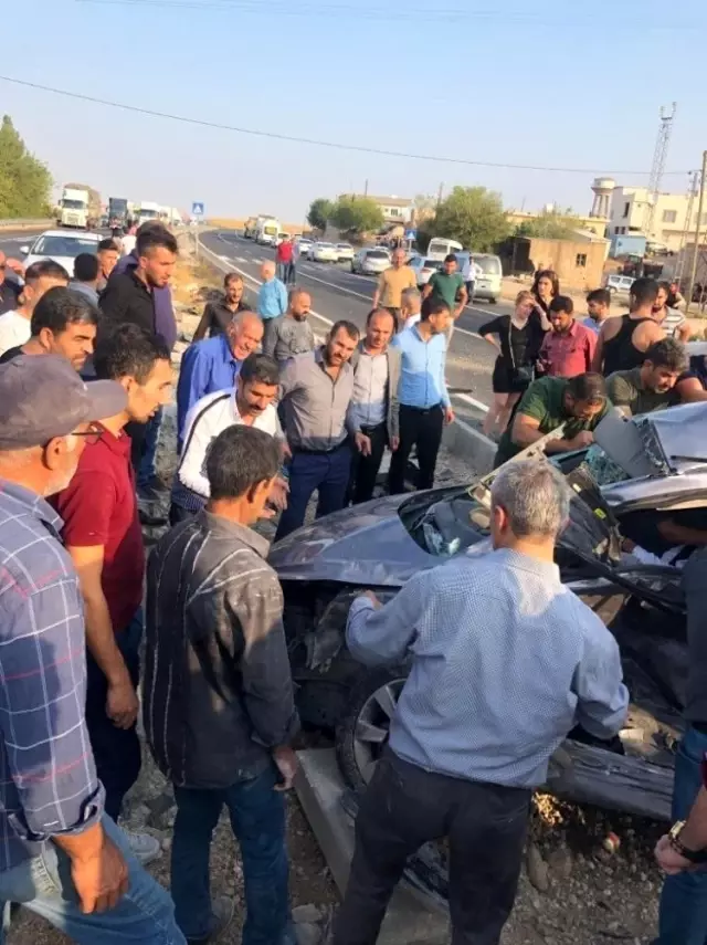 Mardin'de trafik kazası: 1 ölü, başsavcı ile birlikte 9 yaralı Mardin'de trafik kazası: 1 ölü, başsavcı ile birlikte 9 yaralı